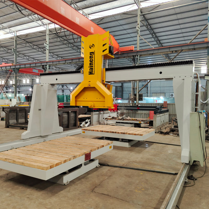 Ground rail type block cutter Ground rail type block cutter